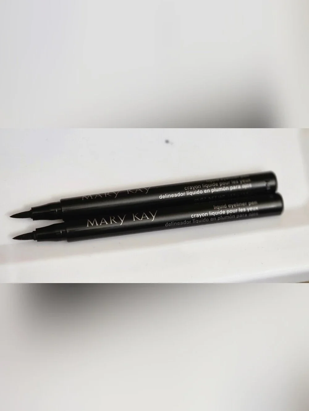 Mary Kay Liquid Black Eyeliner Pen Duo